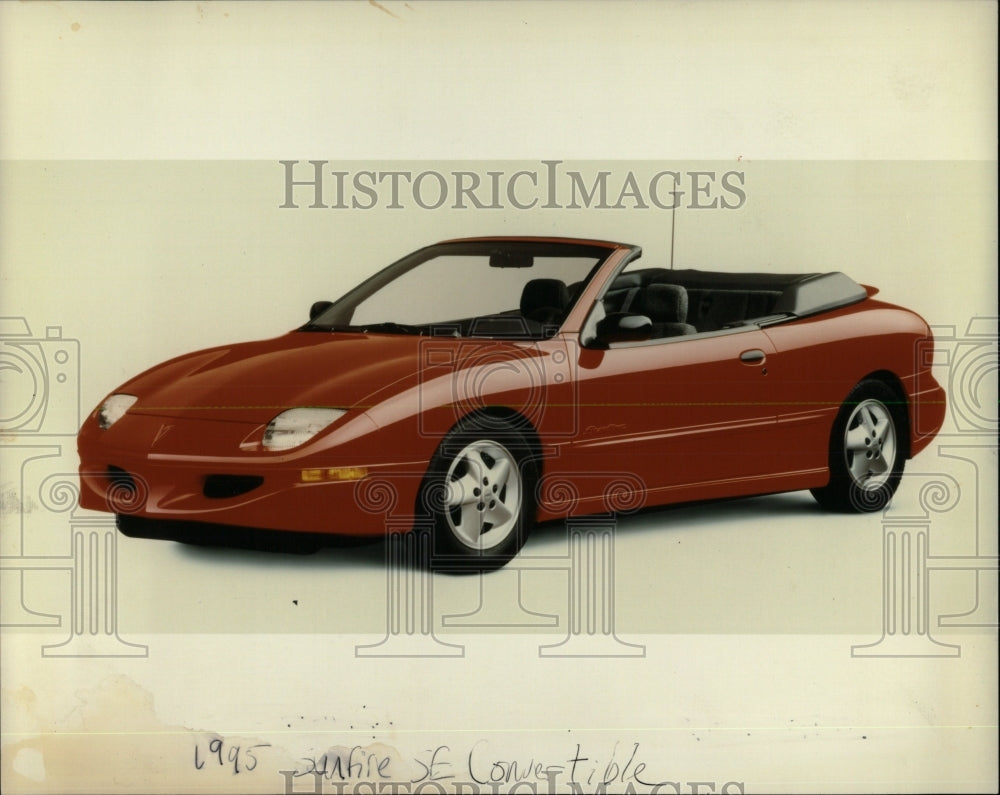 1995 Press Photo Sunfire SE Convertible - RRW62277 - Historic Images