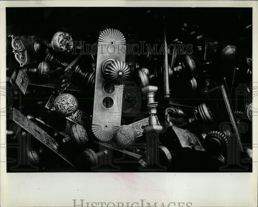1982 Press Photo Salvage One multiple doorknobs - RRW62385 - Historic Images
