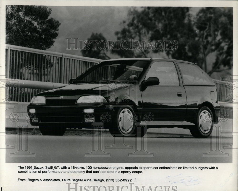 1990 Press Photo 1991 Suzuki Swift GT - RRW62647 - Historic Images