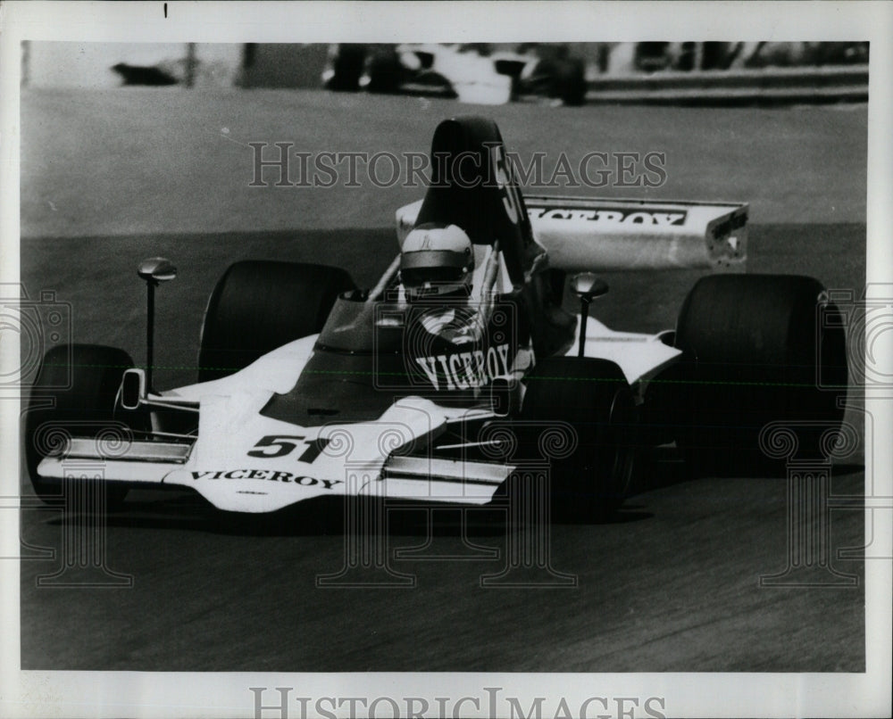 1975 Press Photo Andretti &amp; Unser Racing For F-5000 - RRW62693 - Historic Images