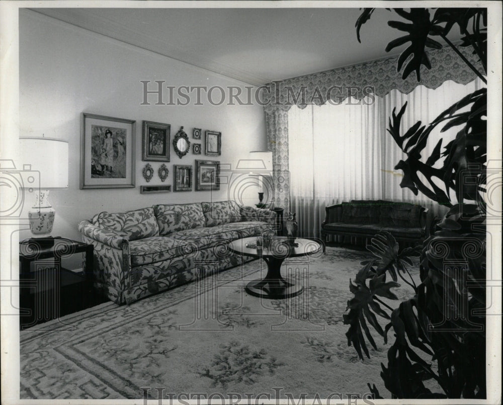 1973 Press Photo Bright Colors Accent Condo Living Room - RRW62755 - Historic Images