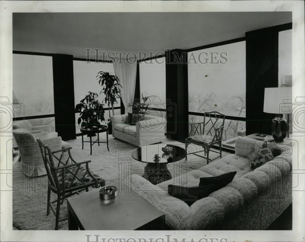 1973 Press Photo Living Room Apartment Lincoln Park - RRW62761 - Historic Images