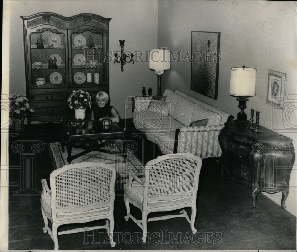 1969 Press Photo Traditional Living Room Wilson Jump - RRW62785 - Historic Images