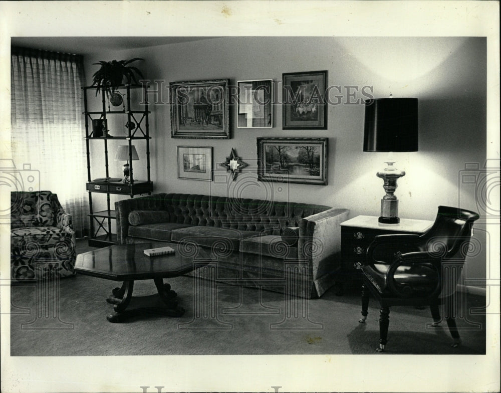 1970 Press Photo Comfortable Colors in Bedroom Model - RRW62809 - Historic Images