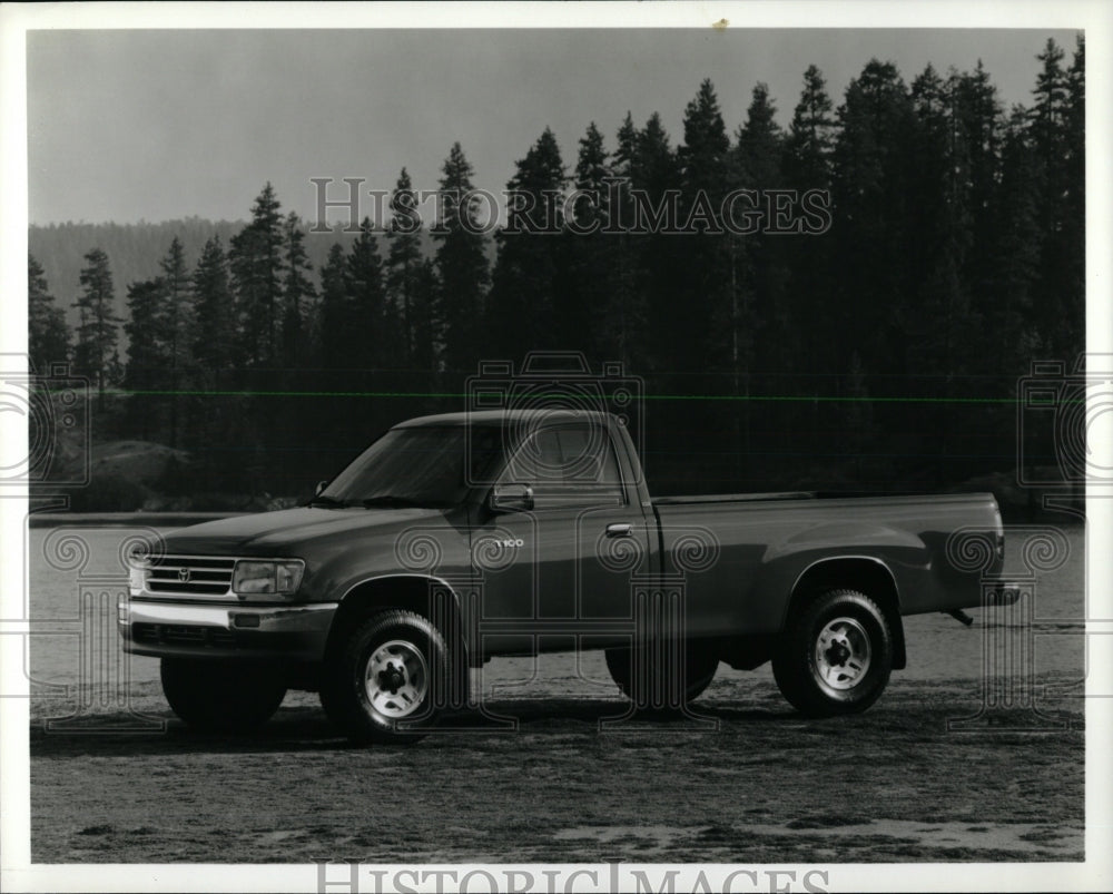 1993 Press Photo 1994 Toyota T100 4WD SR5 V6 - RRW62845 - Historic Images