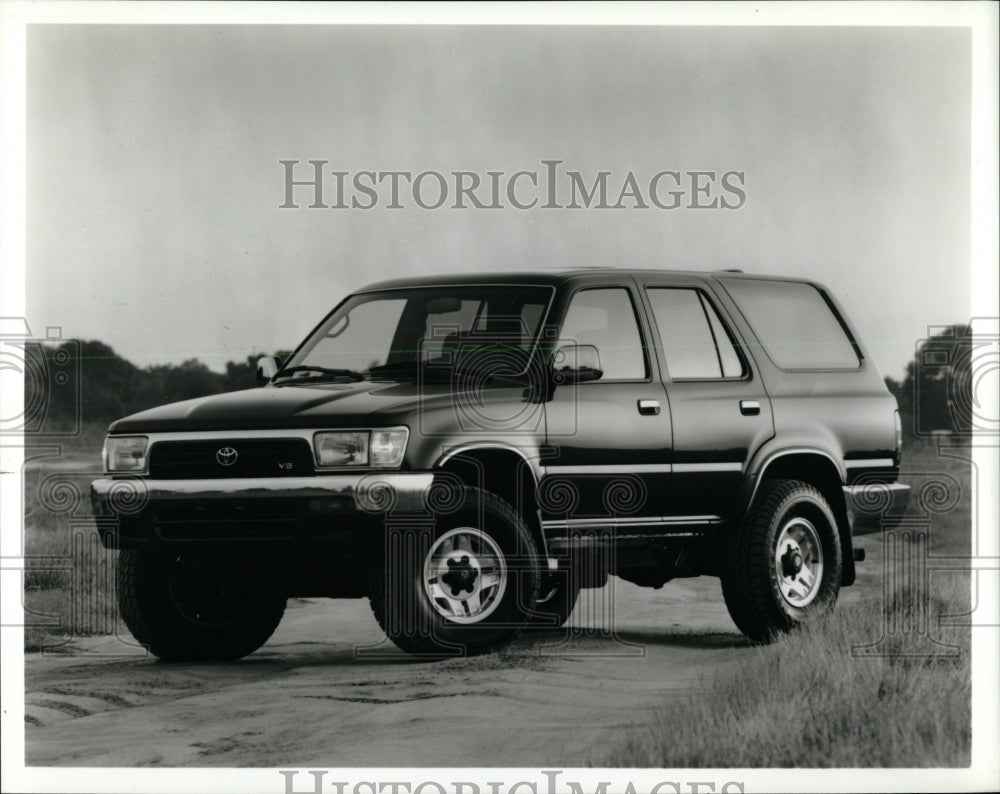 1994 Press Photo Toyota 4Runner 4WD SR5 V6 - RRW62847 - Historic Images