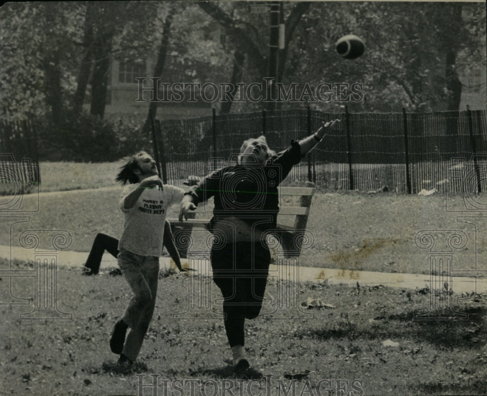 1970 Press Photo Men Playing Football Lincoln Park - RRW63093 - Historic Images