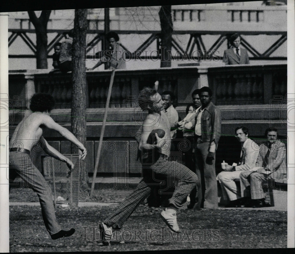 1975 Press Photo Men Playing Football Grant Park - RRW63103 - Historic Images