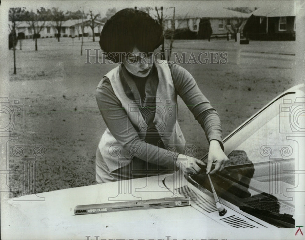 1979 Press Photo Windshield Wipers - RRW63173 - Historic Images