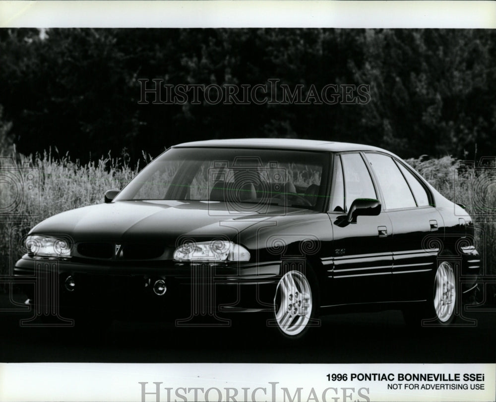 1996 Press Photo Pontiac Bonneville SSEi - RRW63203 - Historic Images