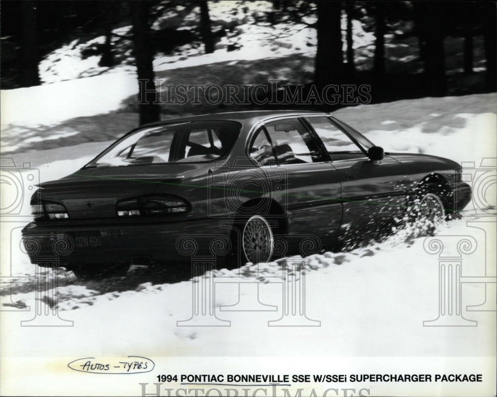 1993 Press Photo 1994 Pontiac Bonneville SSE - RRW63229 - Historic Images