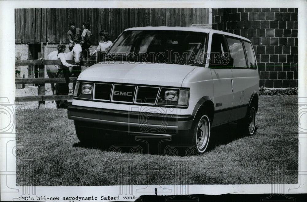 1985 Press Photo GMC Safari Van - RRW63365 - Historic Images