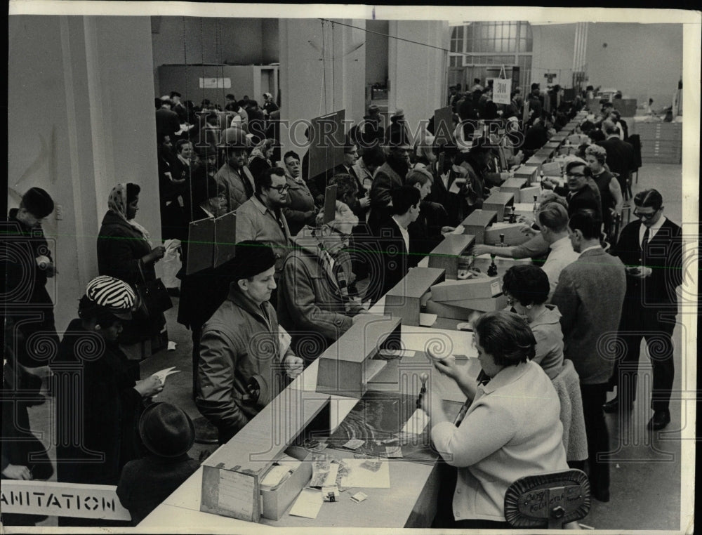 1967 Press Photo Chicago Residents Buying Tax Stickers - RRW63411 - Historic Images