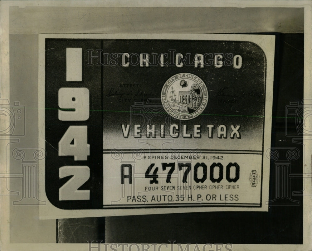 1941 Press Photo 1942 Chicago City vehicle tax emblem - RRW63413 - Historic Images