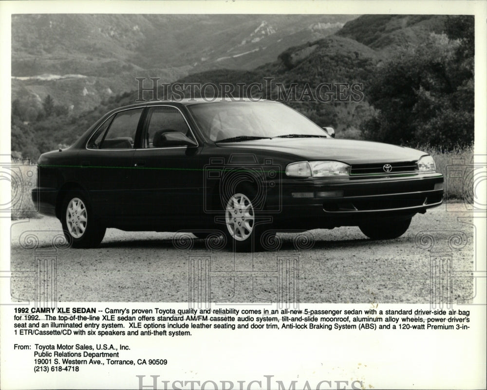 1992 Press Photo Toyota Camry XLE Sedan - RRW63425 - Historic Images