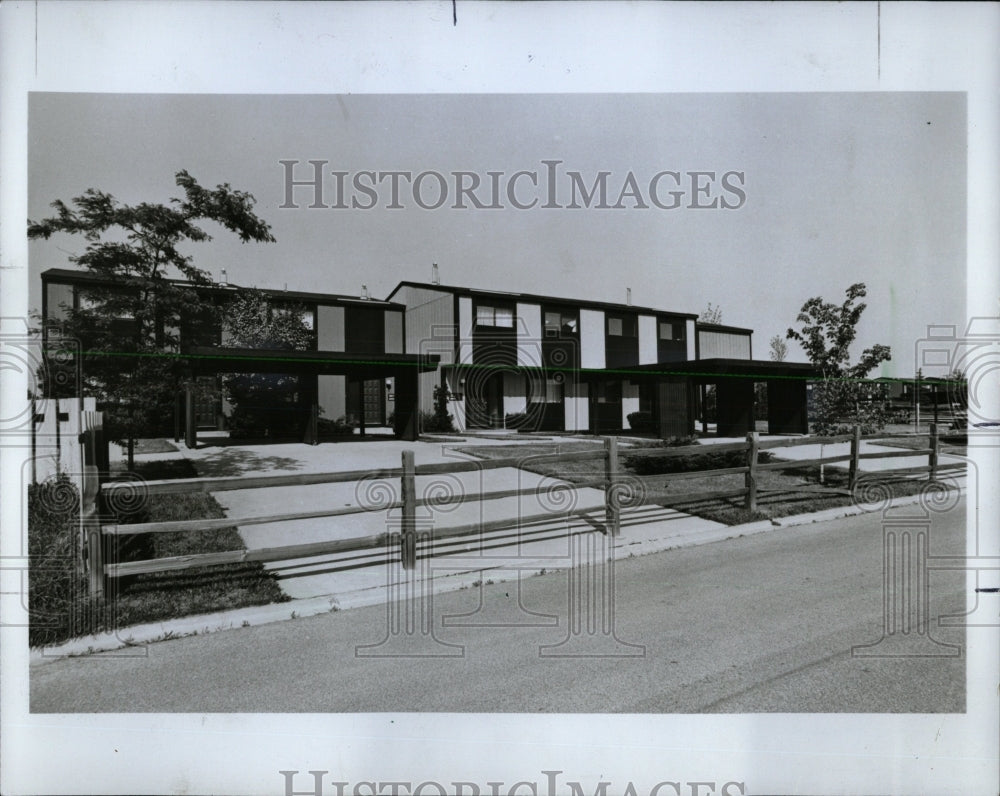 1977 Press Photo Hoffman Homes Tahoe Village Townhouse - RRW63437 - Historic Images