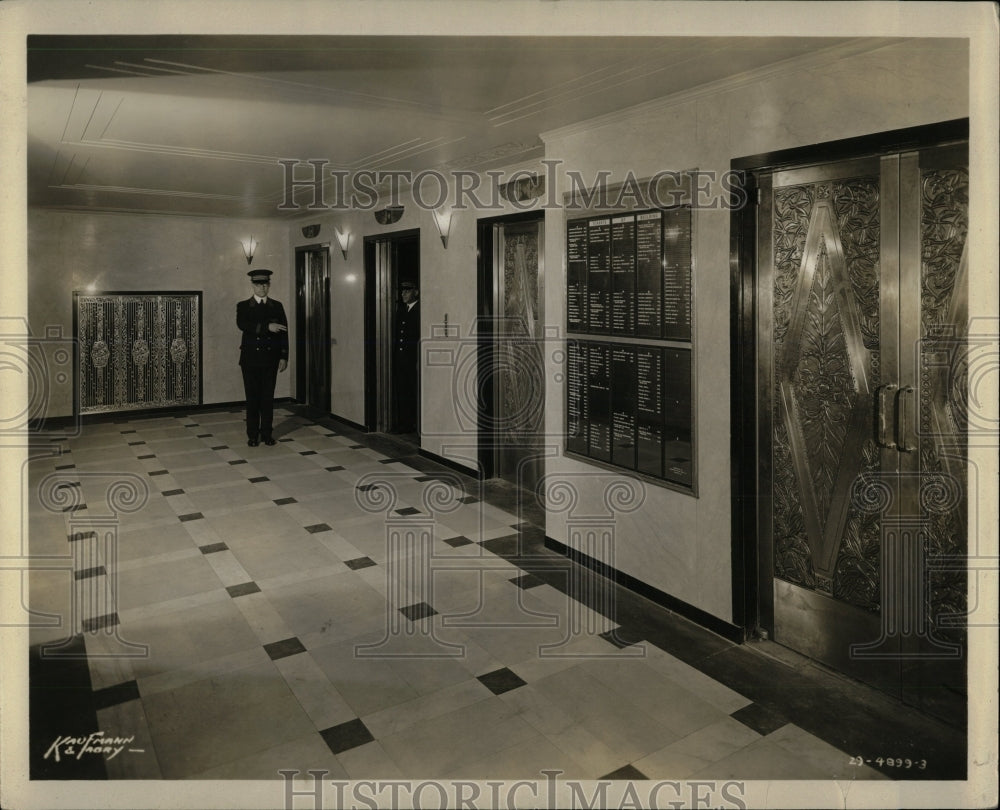 Press Photo Elevator Operator Hotel - RRW63531 - Historic Images