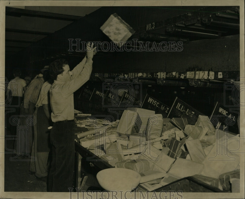 1949 Press Photo Parcel Post Distributor Primary Dept - RRW63563 - Historic Images