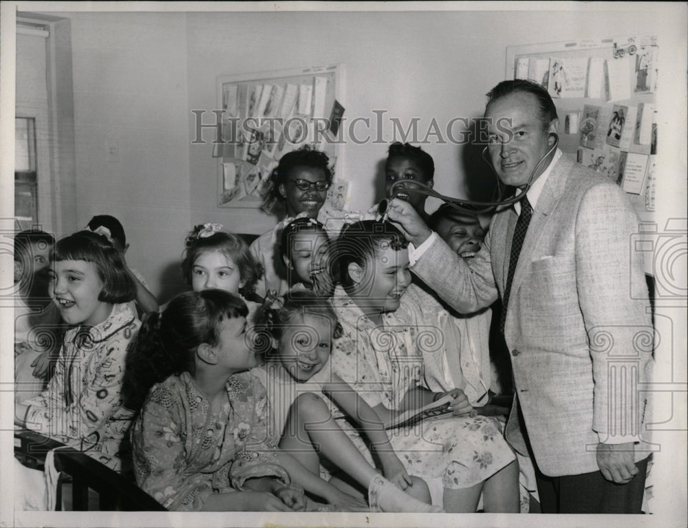 1958 Press Photo Bob Hope Fundraiser Rheumatic Fever - RRW63571 - Historic Images