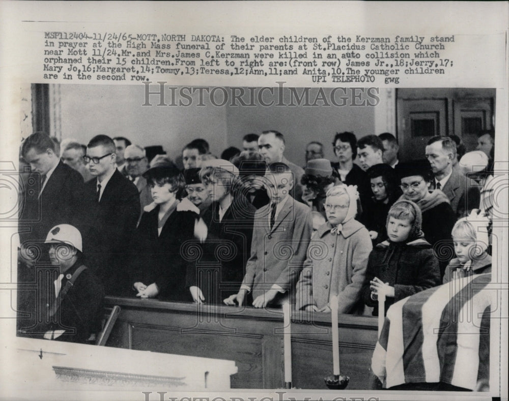 1965 Press Photo Kerzman Children At Funeral For Parent - RRW63575 - Historic Images