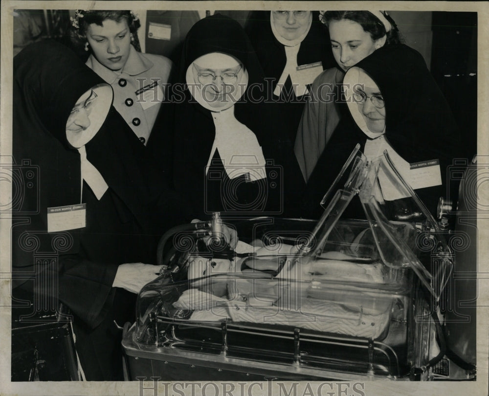 1951 Press Photo Sisters Margare hospital Resuscinette - RRW63607 - Historic Images