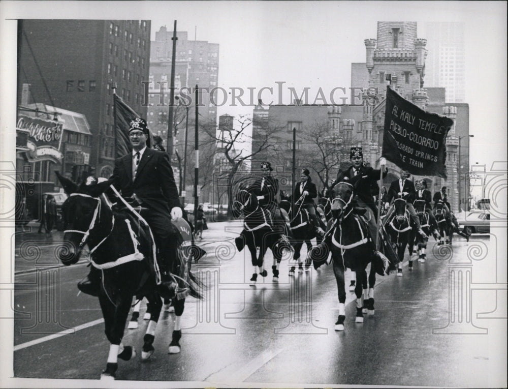 1965 Press Photo Army meals mustered Shrine - RRW63767 - Historic Images