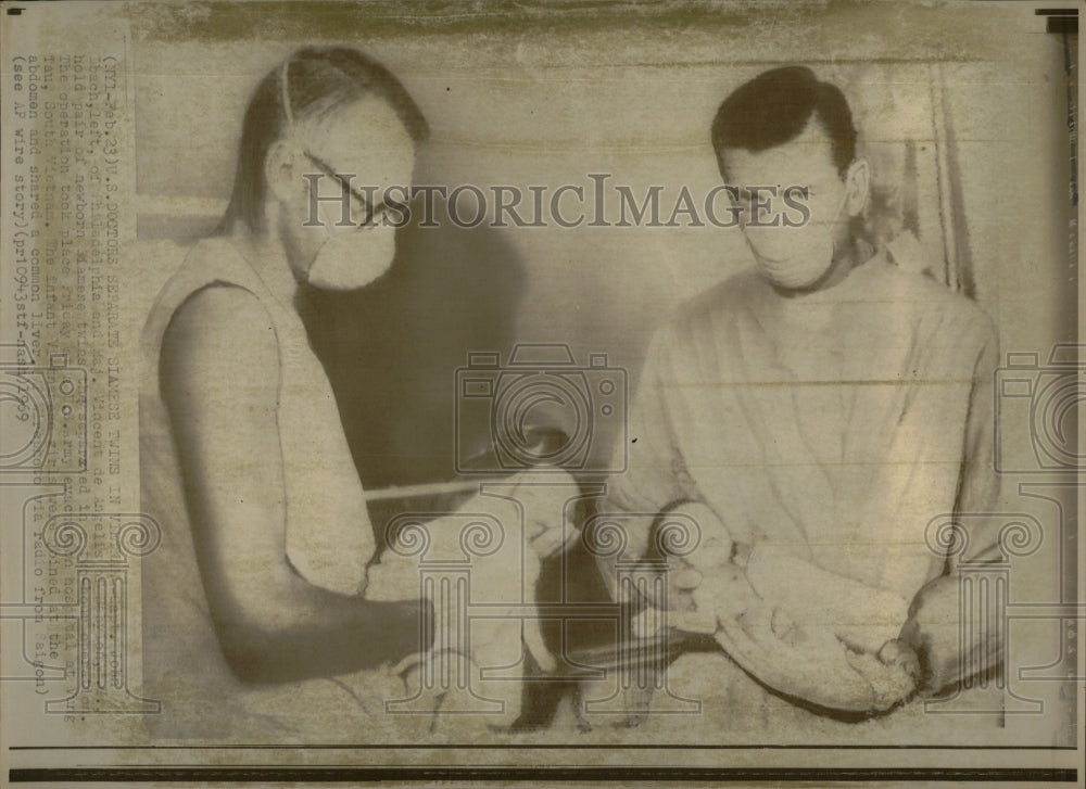 1959 Press Photo AbdomenShared common liver operation - RRW63783 - Historic Images