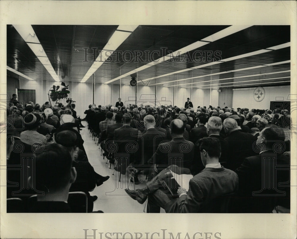 1963 Press Photo Stockholder&#39;s meeting. - RRW64015 - Historic Images