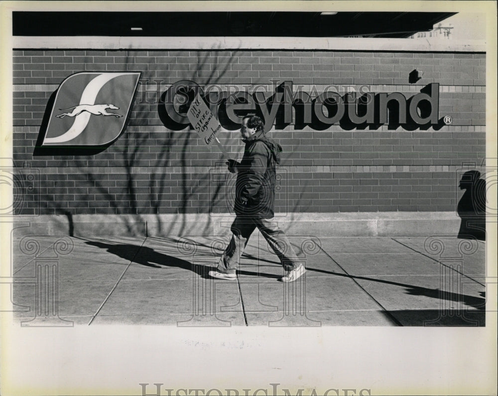 1990 Press Photo Greyhound Bus Strike - RRW64049 - Historic Images