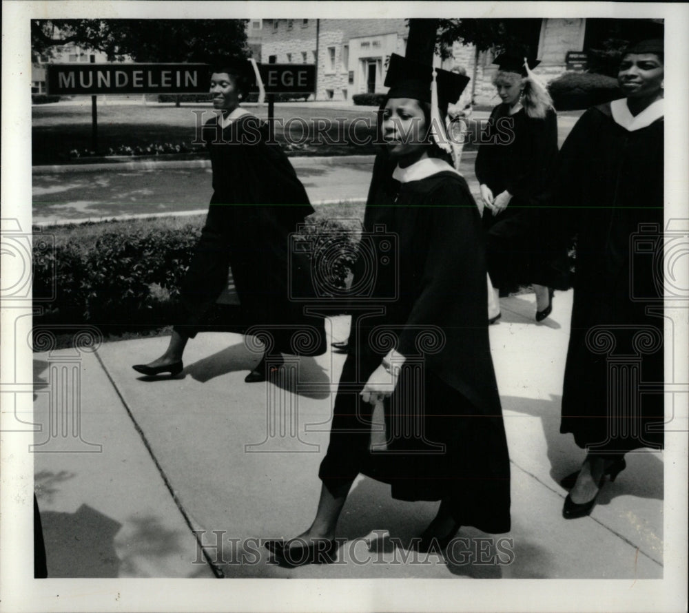 1991 Press Photo Last Female Class Commencement March - RRW64063 - Historic Images