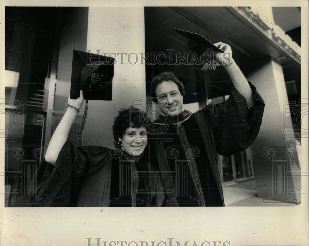 1984 Press Photo Gordon and Manyak Graduate Med School - RRW64065 - Historic Images