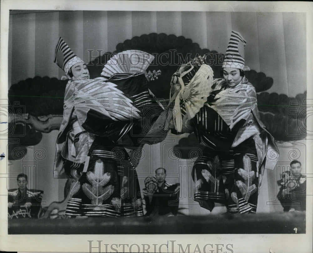 None Press Photo Asian Dancers - RRW64095 - Historic Images