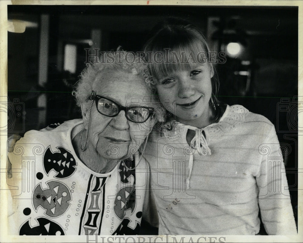 1981 Press Photo Adopted Grandparent - RRW64109 - Historic Images