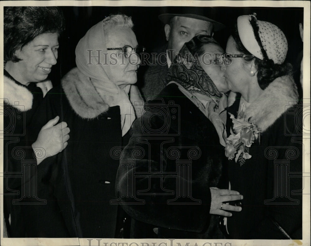 1965 Press Photo Polish Immigrants - RRW64123 - Historic Images