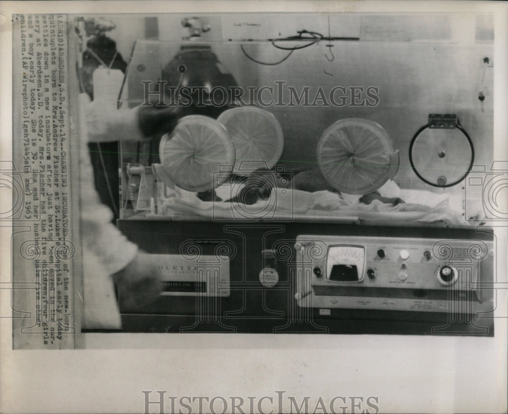 1963 Press Photo St. Luke&#39;s Hospital Child Incubators - RRW64169 - Historic Images