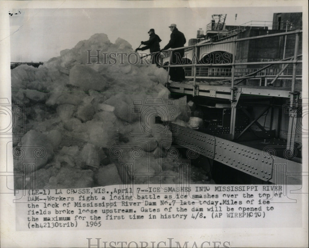 1965 Press Photo Ice Mississippi River Dam No 7 - RRW64313 - Historic Images