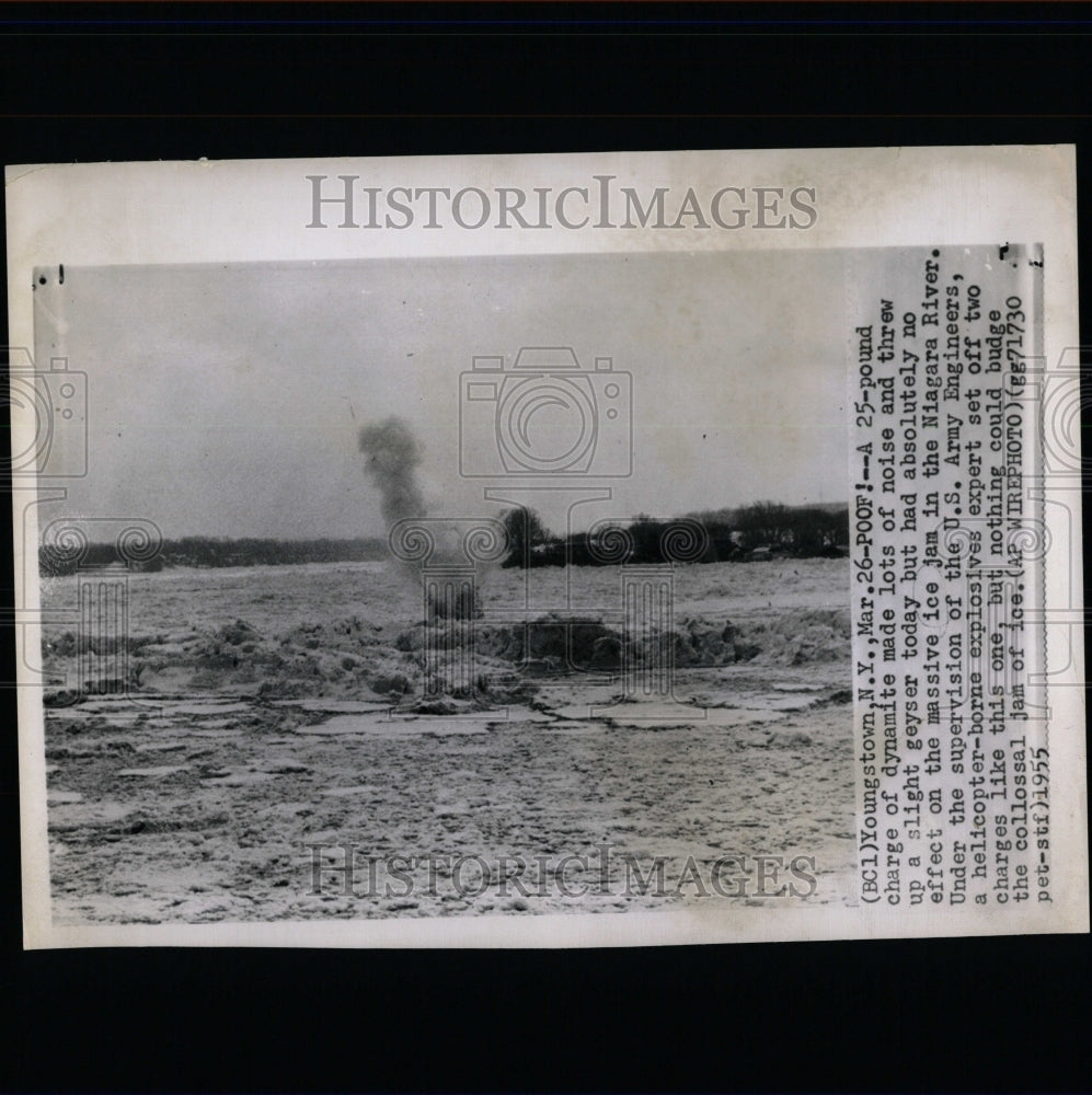 1955 Press Photo dynamite threw noise Niagara River ice - RRW64345 - Historic Images