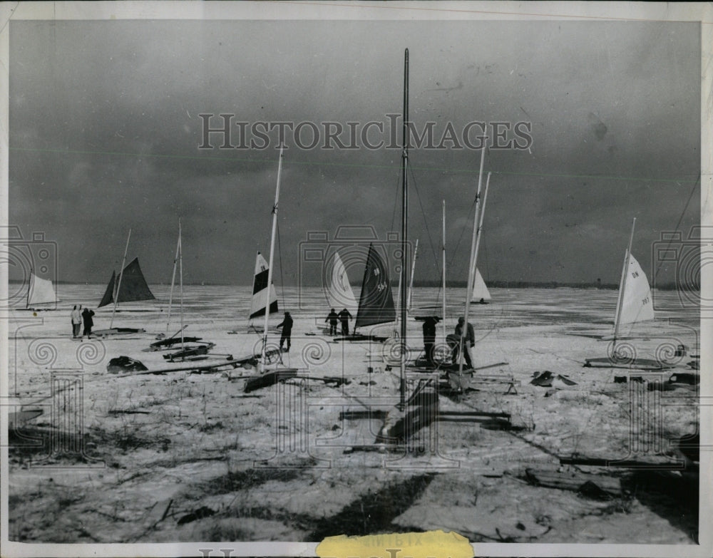 1961 Press Photo frozen lake Sandusky pilot Ice boat - RRW64415 - Historic Images