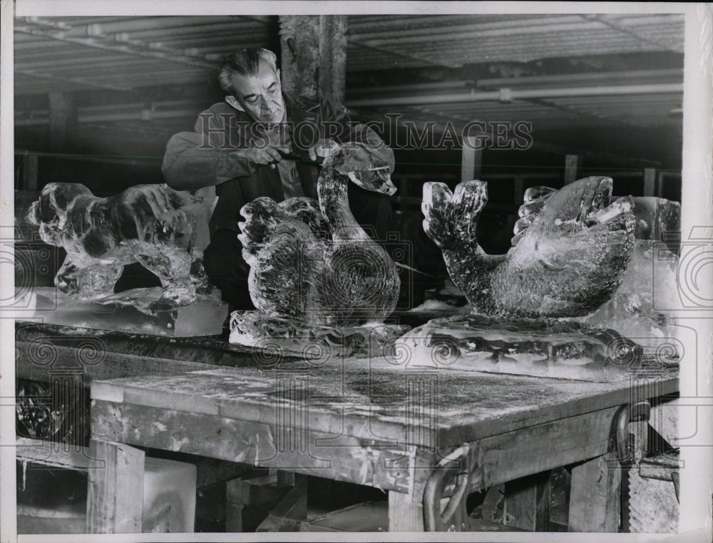 1955 Press Photo Ice scupltures - RRW64443 - Historic Images