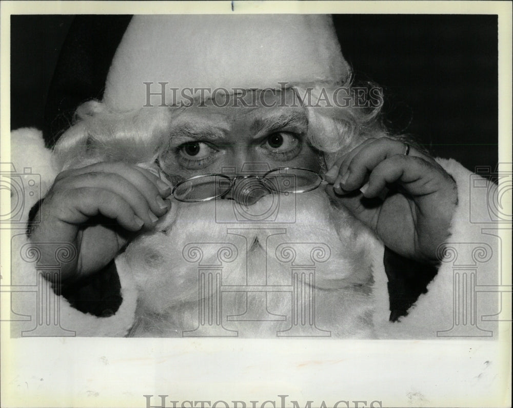 1986 Press Photo Santa Trainee - RRW64525 - Historic Images