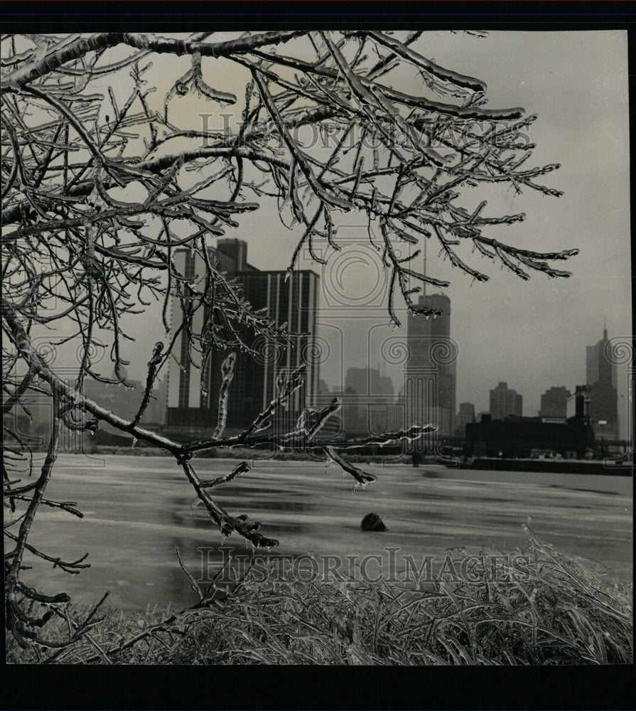 1965 Press Photo Ice-Form By East Otter Drive - RRW64535 - Historic Images