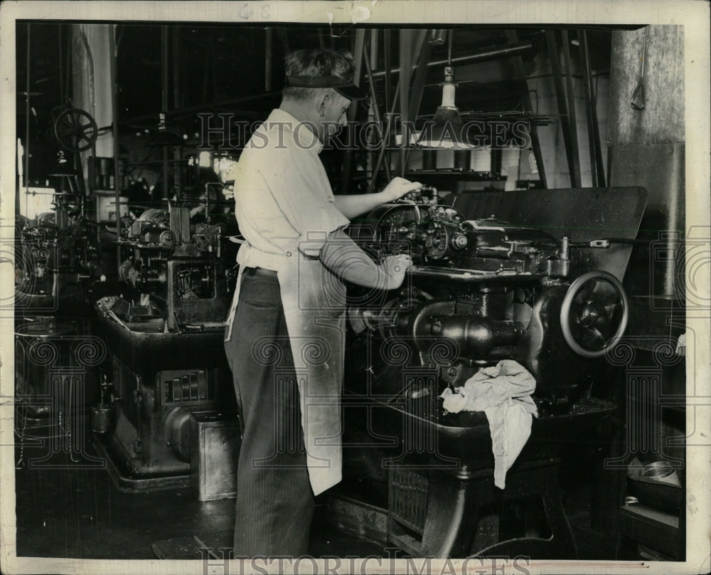 1938 Press Photo Munitions Manufacturing Machinery - RRW64587 - Historic Images