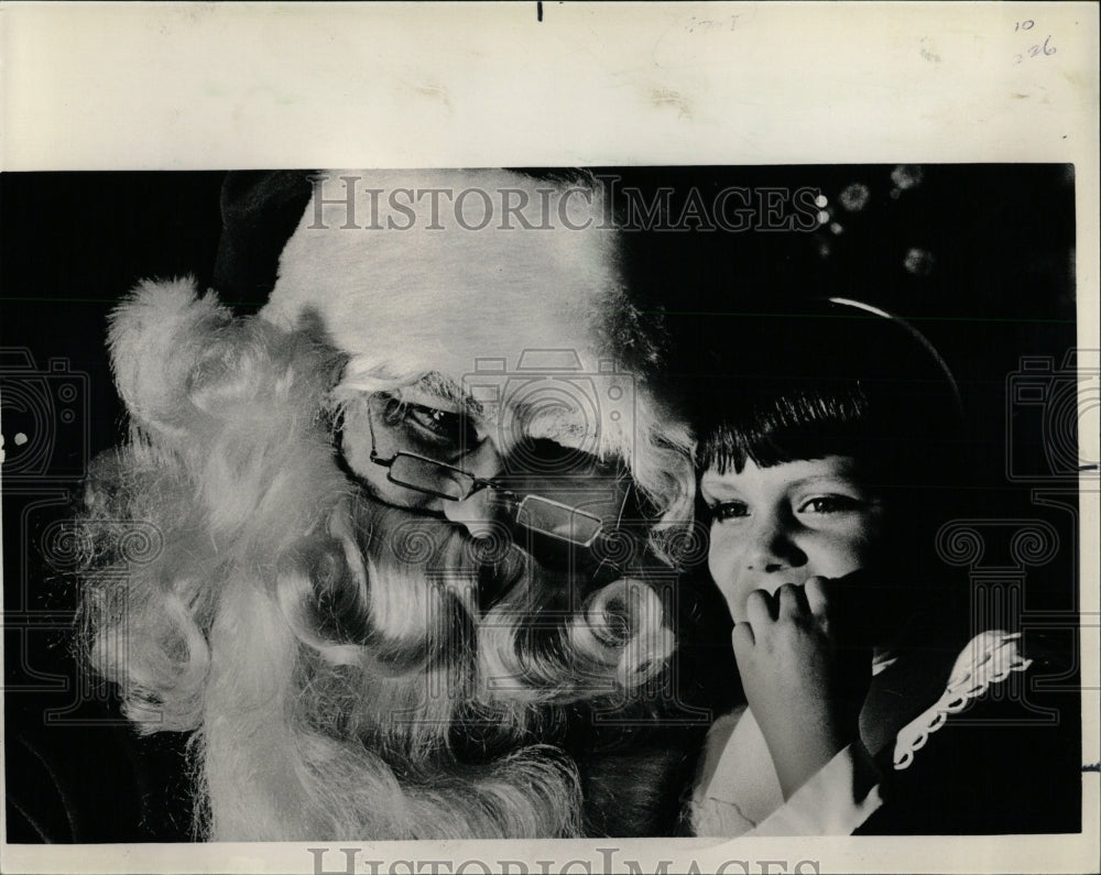 1985 Press Photo Santa Claus Christmas - RRW64697 - Historic Images