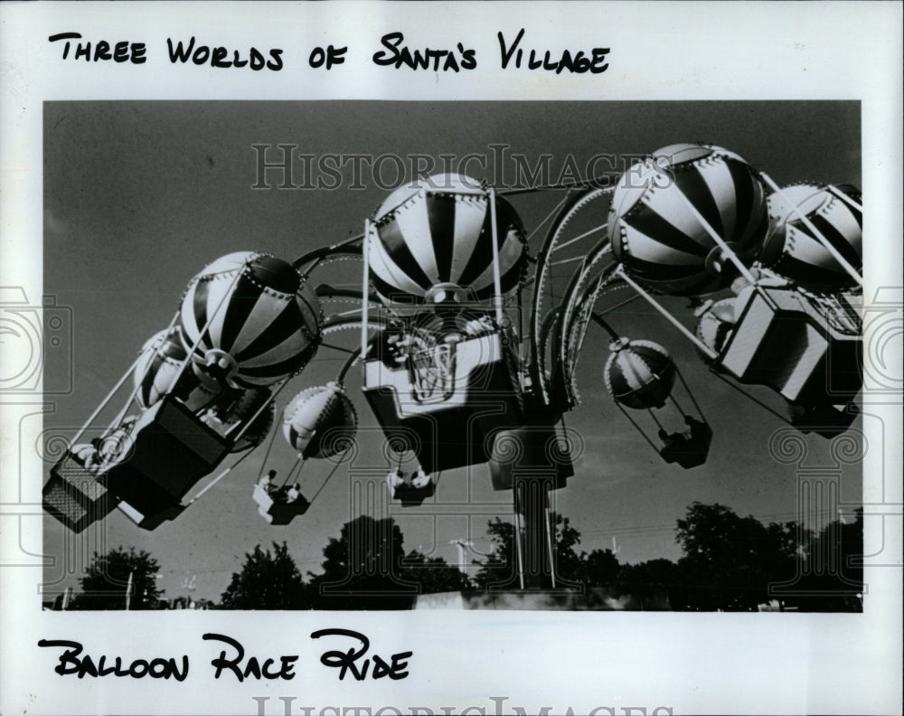 1992 Press Photo Santa&#39;s Village Balloon Ride - RRW64771 - Historic Images