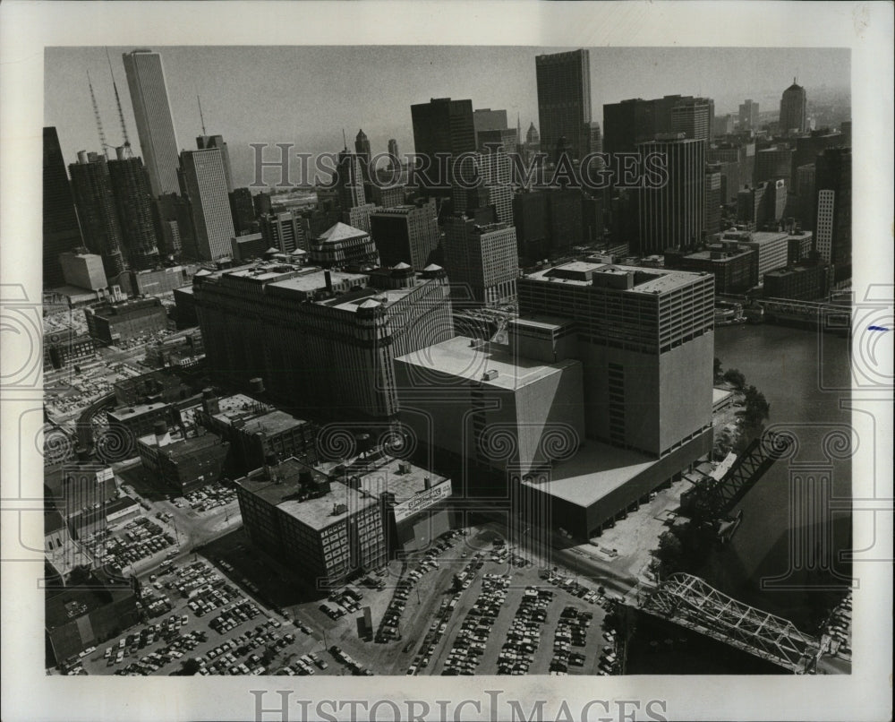 1977 Press Photo Apparel Center Wolf Point business - RRW64933 - Historic Images