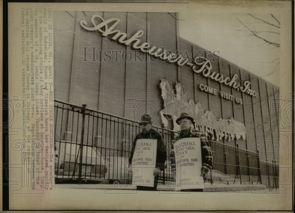 1976 Press Photo St Louis Anheuser Busch Strike Rrw64939 Historic Images 1484