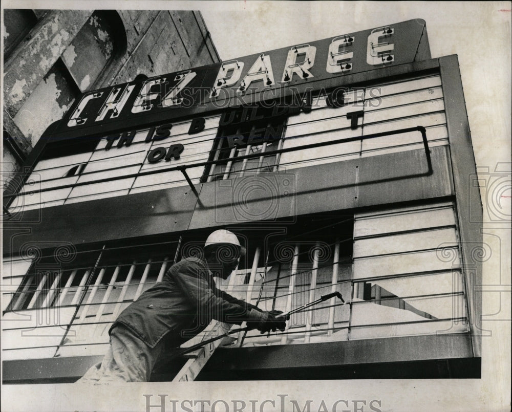 1967 Press Photo Acetylene torch landmark sign Chez - RRW65105 - Historic Images