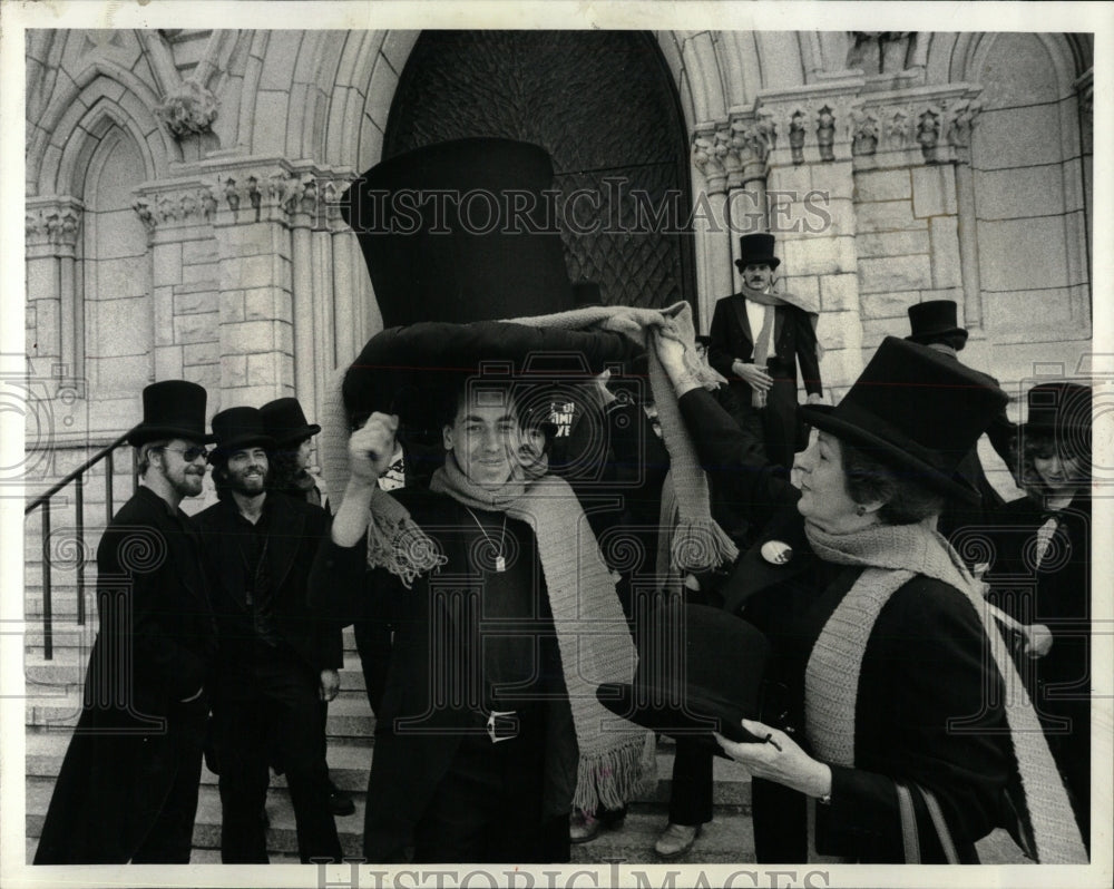 1980 Press Photo Holy Name Cathedral Chimney Sweeps - RRW65147 - Historic Images