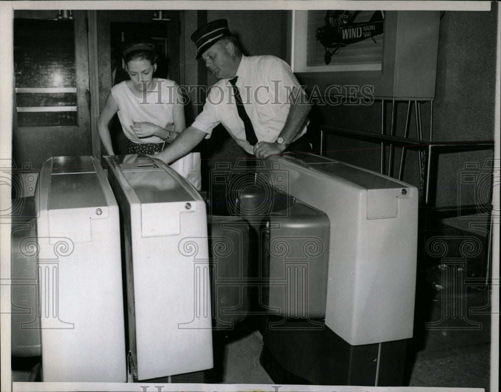 1966 Press Photo Illinois Central RR Commuter Station - RRW65285 - Historic Images