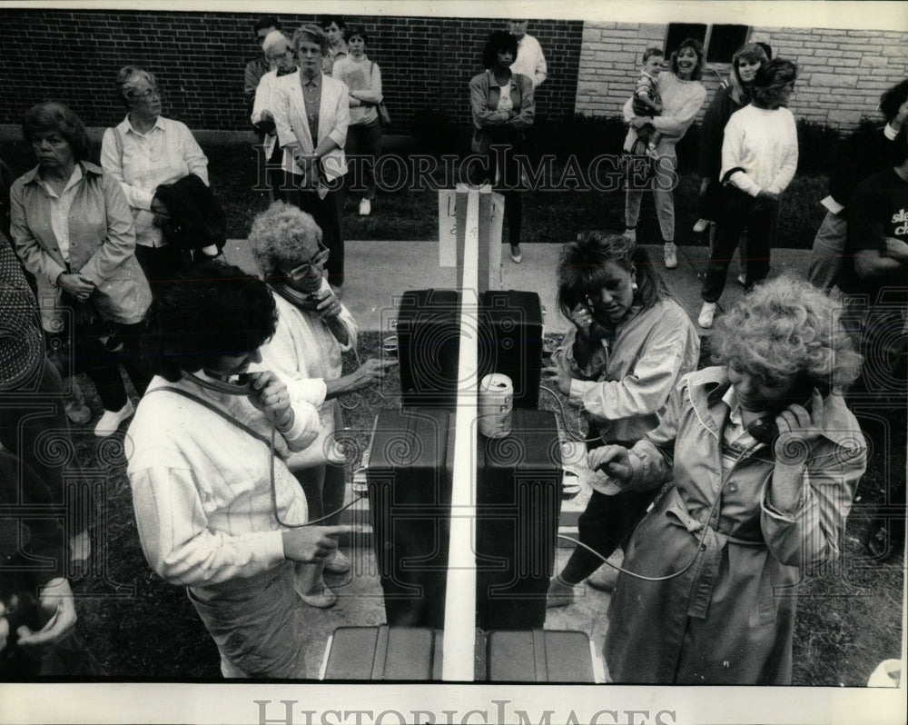 1988 Press Photo Telephone Trailer Building Lagrange - RRW65307 - Historic Images